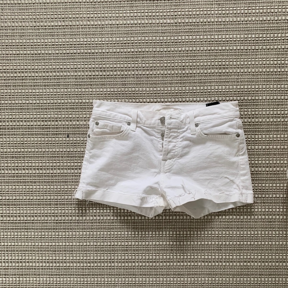 white denim shorts “Seven for all man kind” brand